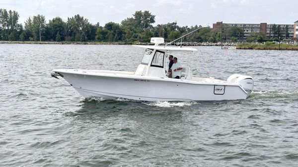 Sea Hunt Gamefish 30 with Coffin Box 