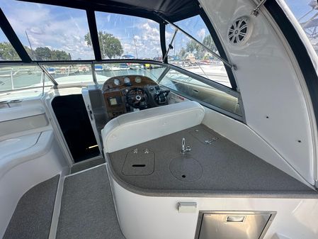 Rinker 320 Express Cruiser image