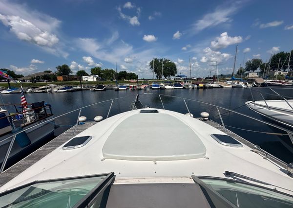 Rinker 320 Express Cruiser image