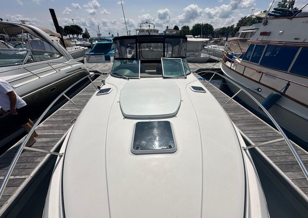 Rinker 320 Express Cruiser image