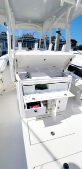 Regulator 34 Center Console Triple 300 image