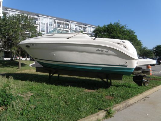 Sea Ray 245 Weekender - main image