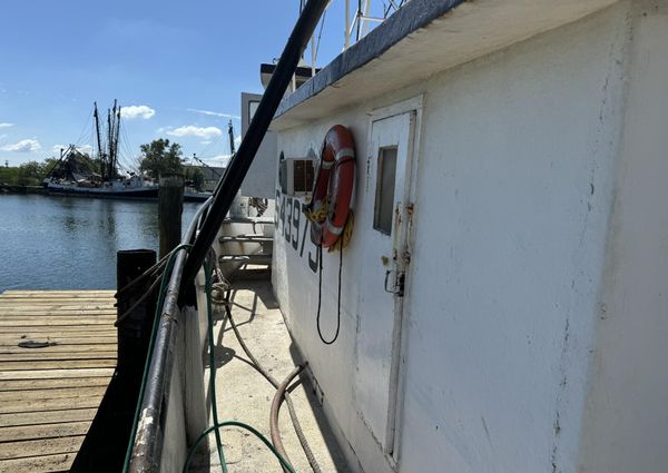 Commercial SHRIMP-FREEZER-TRAWLER image