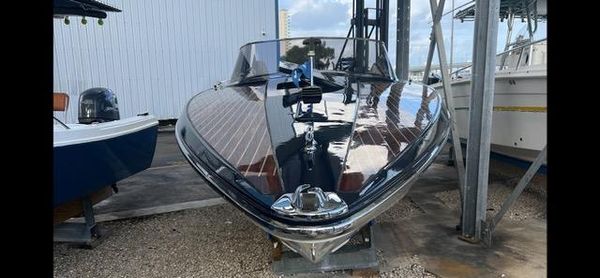 Riva 310 image