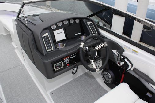 Formula 270 Bowrider image