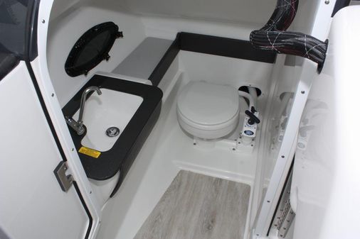 Formula 270 Bowrider image