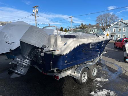 Robalo R207 Dual Console image