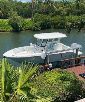 Robalo r272 