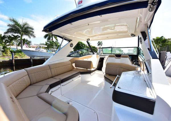 Sea Ray Sundancer 320 image