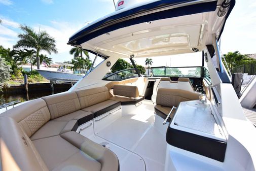 Sea Ray Sundancer 320 image