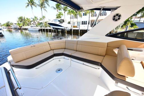 Sea Ray Sundancer 320 image