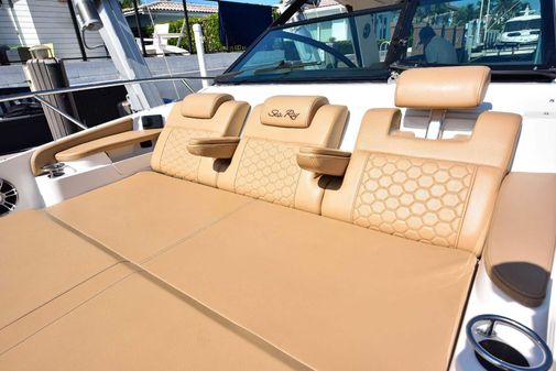 Sea Ray Sundancer 320 image