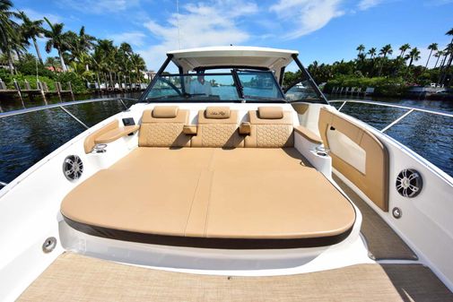 Sea Ray Sundancer 320 image