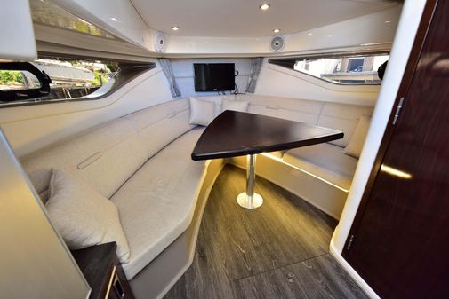 Sea Ray Sundancer 320 image