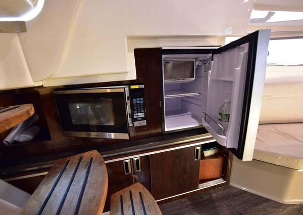 Sea Ray Sundancer 320 image