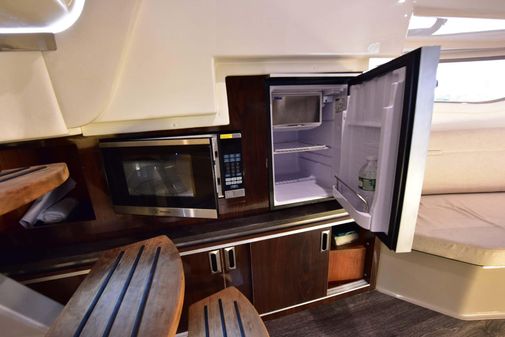 Sea Ray Sundancer 320 image