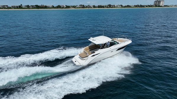 Sea Ray Sundancer 320 image