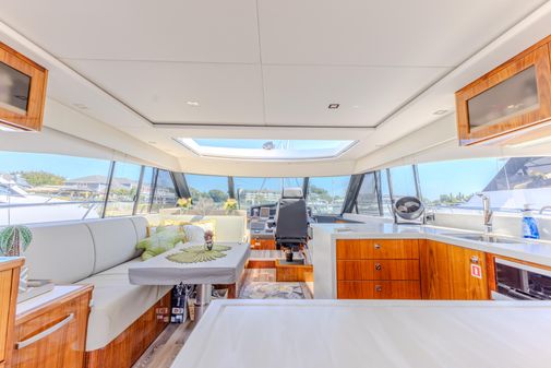 Riviera 5400 Sport Yacht Platinum Edition image