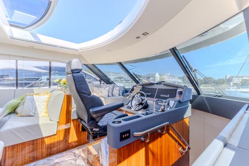 Riviera 5400 Sport Yacht Platinum Edition image