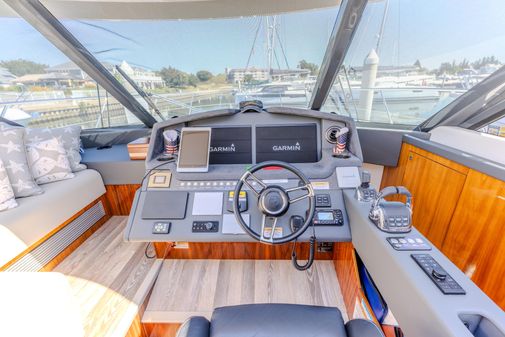 Riviera 5400 Sport Yacht Platinum Edition image