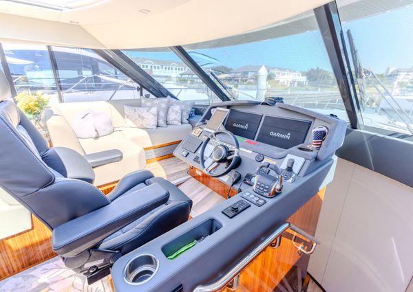 Riviera 5400 Sport Yacht Platinum Edition image