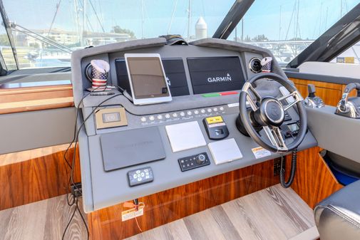 Riviera 5400 Sport Yacht Platinum Edition image