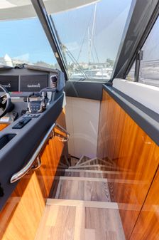 Riviera 5400 Sport Yacht Platinum Edition image