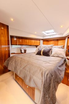 Riviera 5400 Sport Yacht Platinum Edition image