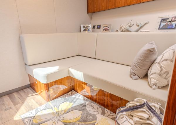 Riviera 5400 Sport Yacht Platinum Edition image