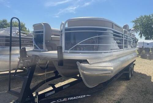 Sun Tracker Party Barge 22 XP3