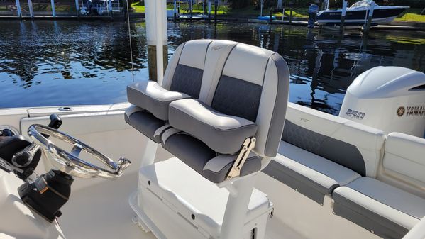 Tidewater 220-LXF image