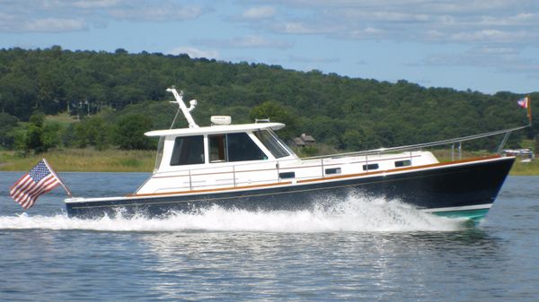 Grand Banks Eastbay 43 HX