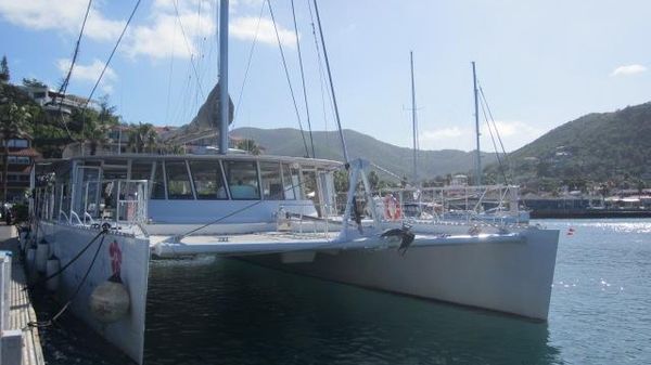Catamaran H2X Maxi Day Charter Cat