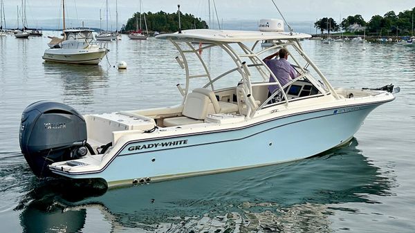 Grady-White Freedom 235 