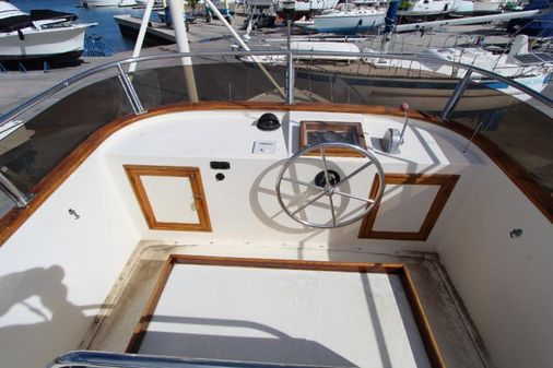 Roughwater 37 Flybridge image