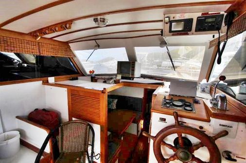 Roughwater 37 Flybridge image