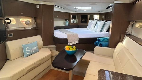 Sea Ray 350 Sundancer image