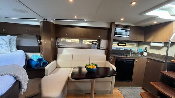 Sea Ray 350 Sundancer image