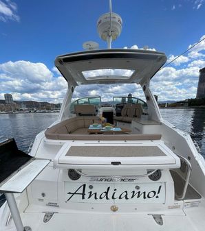 Sea Ray 350 Sundancer image