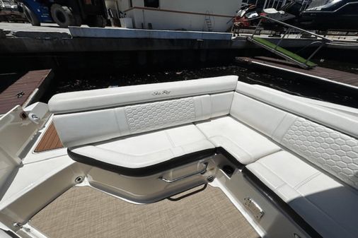 Sea Ray 270 SDX image