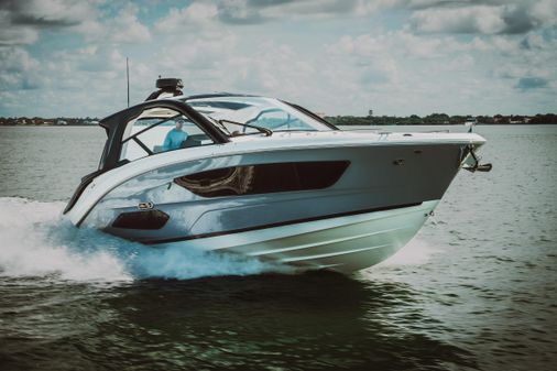 Sea Ray Sundancer 370 OB image