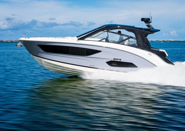 Sea Ray Sundancer 370 OB image