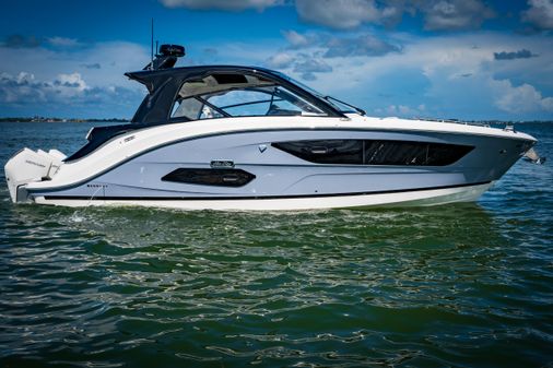 Sea Ray Sundancer 370 OB image