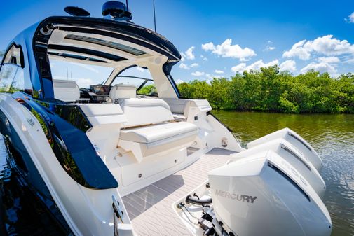 Sea Ray Sundancer 370 OB image