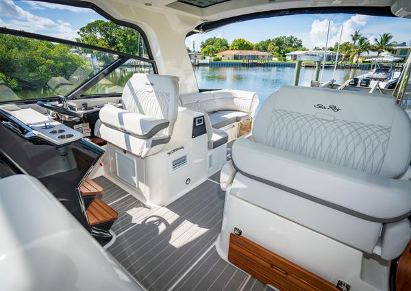 Sea Ray Sundancer 370 OB image