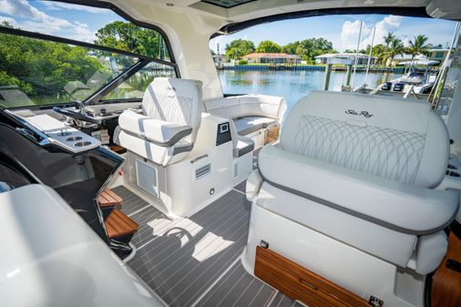 Sea Ray Sundancer 370 OB image