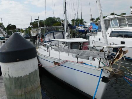 Beneteau Oceanis 350 image