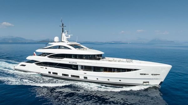 Benetti BNOW Oasis Deck 