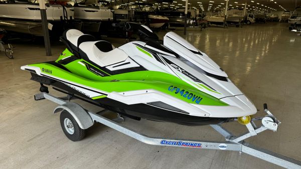 Yamaha WaveRunner FX Cruiser High Output 