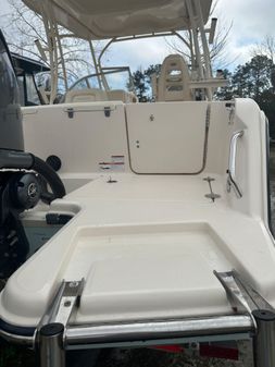 Grady-White Freedom 235 image